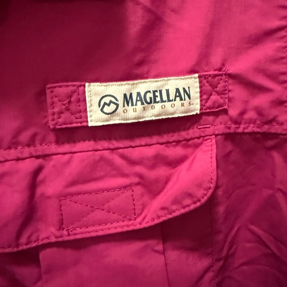 Magellan Woman’s Outdoors Fuchsia Button-Up Shirt SIze M - Picture 4 of 5